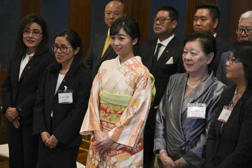 鎂光燈狂閃！日皇室正妹「佳子公主」訪祕魯　亮麗穿搭成最美嬌點