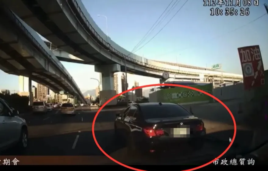 影/新北市女議員遇行車糾紛對方亮槍　警2小時逮人遭質詢「沒隨案移送」