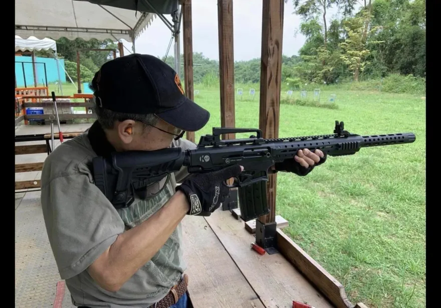 知名作家范疇68歲逝！好友謝金河落淚曝「1老習慣奪命」：大俠永遠休息了