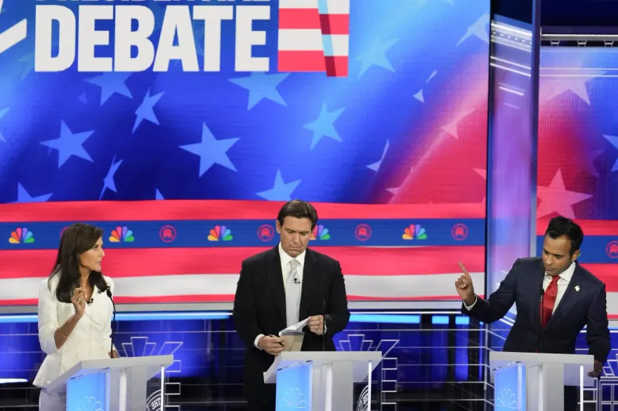 影/火藥味十足！美共和黨第三次總統初選辯論　海莉怒罵拉馬斯瓦米「人渣」
