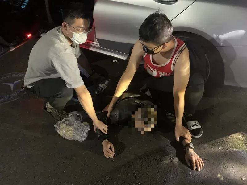「到府刺青」毒品暗語露餡！警約出交易　當場查扣海洛因、改造手槍