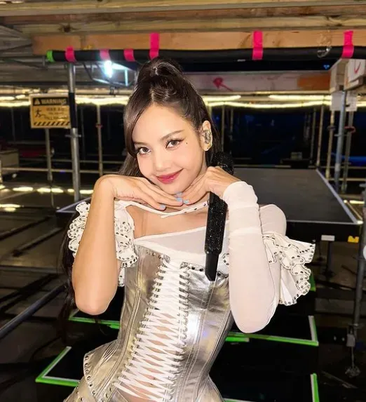BLACKPINK成員Lisa驚傳「被分手」　緋聞男友緊擁火辣女郎合照瘋傳...真相大反轉