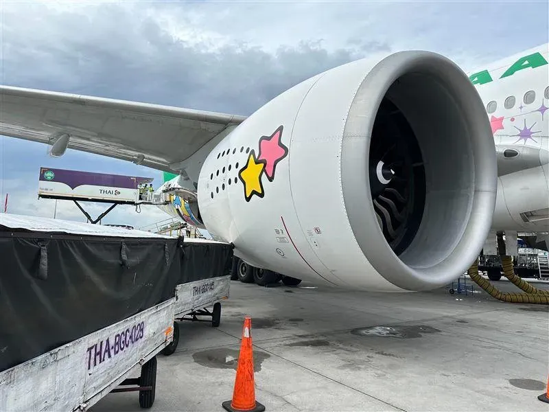 爆料找中天/長榮曼谷航班遭撞！旅客滯留當地怨：不致歉又不賠償　長榮回應了