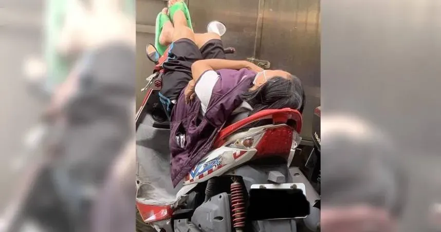 機車被佔據...不是流浪貓　她見「街友爽躺椅墊、腳饋龍頭」超崩潰