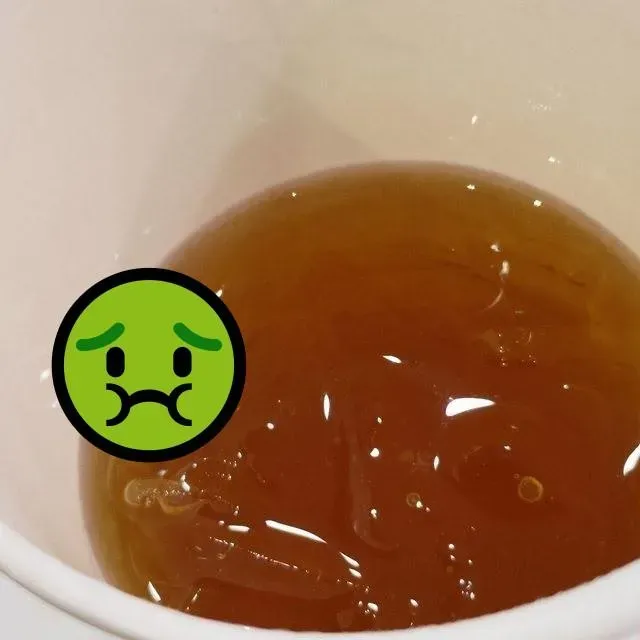 高雄不意外？漢堡王飲料驚見小強　店家竟回「無法判斷異物」怒投訴