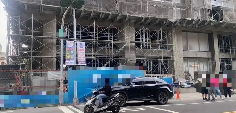 快訊/高雄死亡工安意外！工人貼磁磚9樓墜落身亡