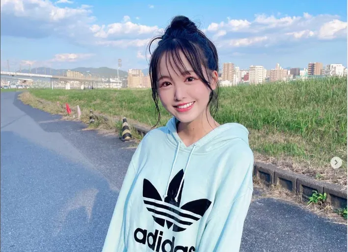 STU48福田朱里形象大崩壞！直播切錯鏡頭曝「垃圾山閨房」…日網驚呆：感覺很臭