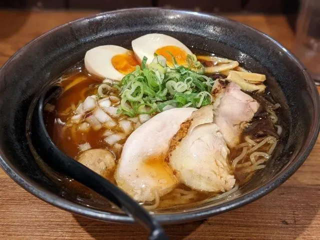 減肥要吃飯還是麵？營養師曝「熱量最高5大麵類」路邊攤羹麵、小菜少碰