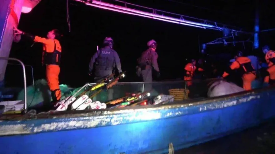 大陸漁船越界金門捕魚　海巡特勤查扣1船6人...開罰60萬元