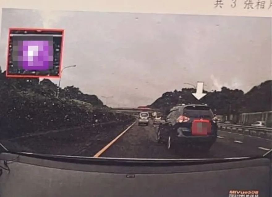 高速公路變換車道「有打方向燈」仍挨罰！網一看全怒了