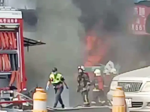 快訊/彰化市肉粽店陷火海「火舌一度竄路面」　警消急灌救5店家慘遭殃