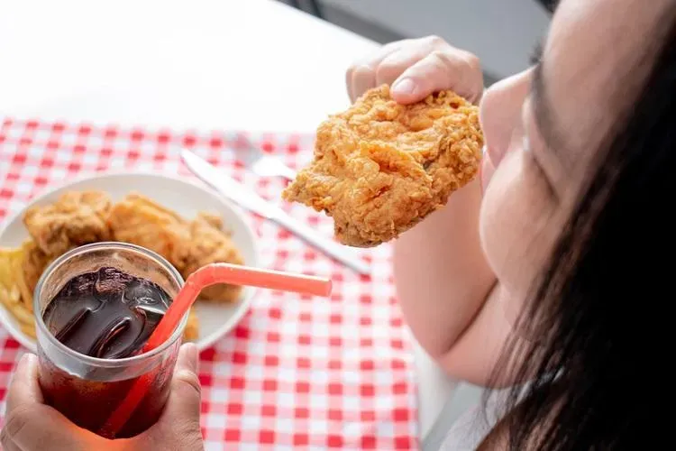 糖尿病不能吃漢堡薯條？營養師授：「超有效控糖吃法」進餐順序很重要
