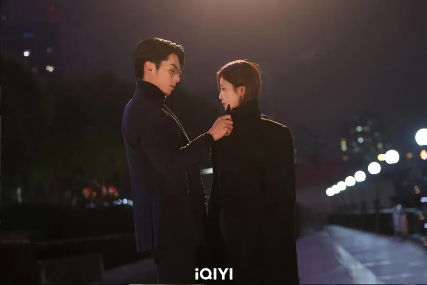 《以愛為營》意宴萬年CP撒糖！王鶴棣到哪都能親白鹿「雪中定情吻」超甜