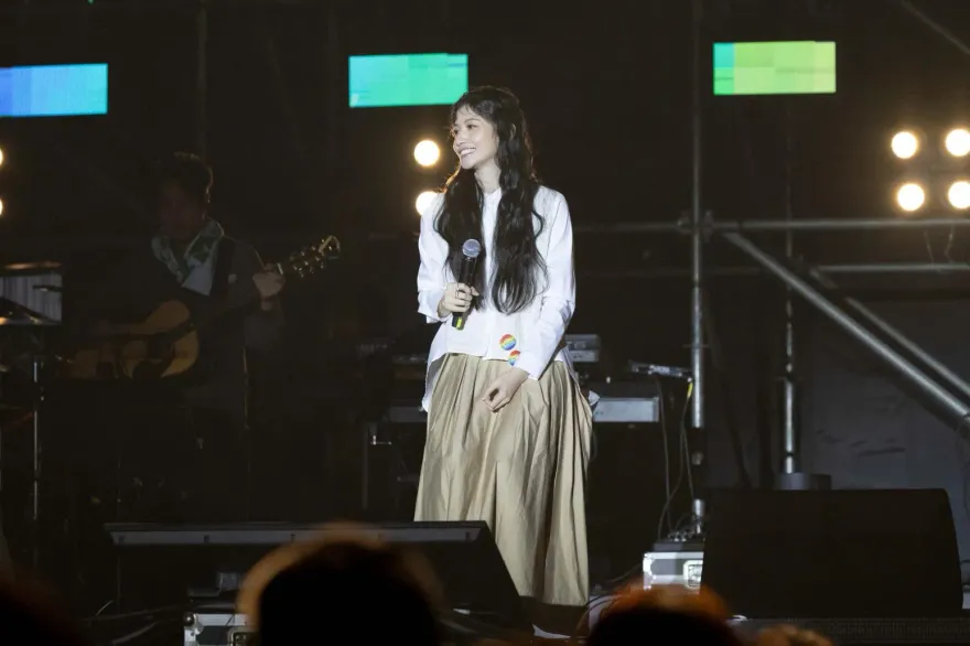 李千娜挺孕肚頂11度低溫赴台中開唱　親吐新作進度
