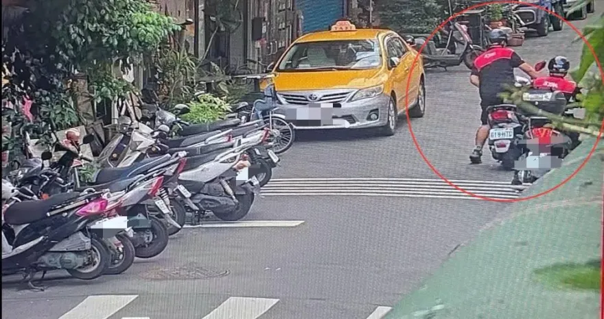 影/美麗誤會！同色同款車牌只差一碼　機車行牽錯車險涉竊盜罪