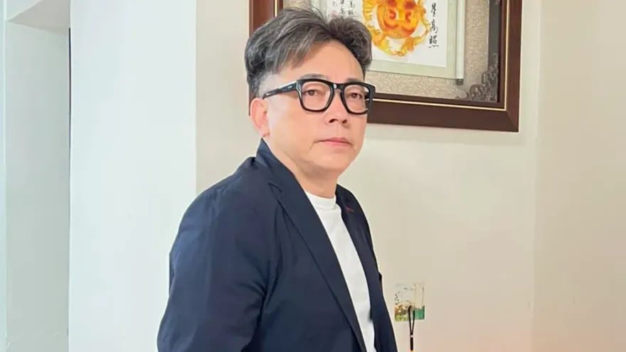 曾喊絕對不再婚！詹惟中遭目擊「陪逛長髮女子」　6字回應了