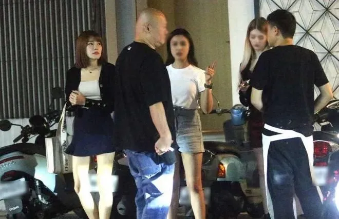 小S老公許雅鈞夜趕三攤體力好　同場驚見中信啦啦隊女神身影