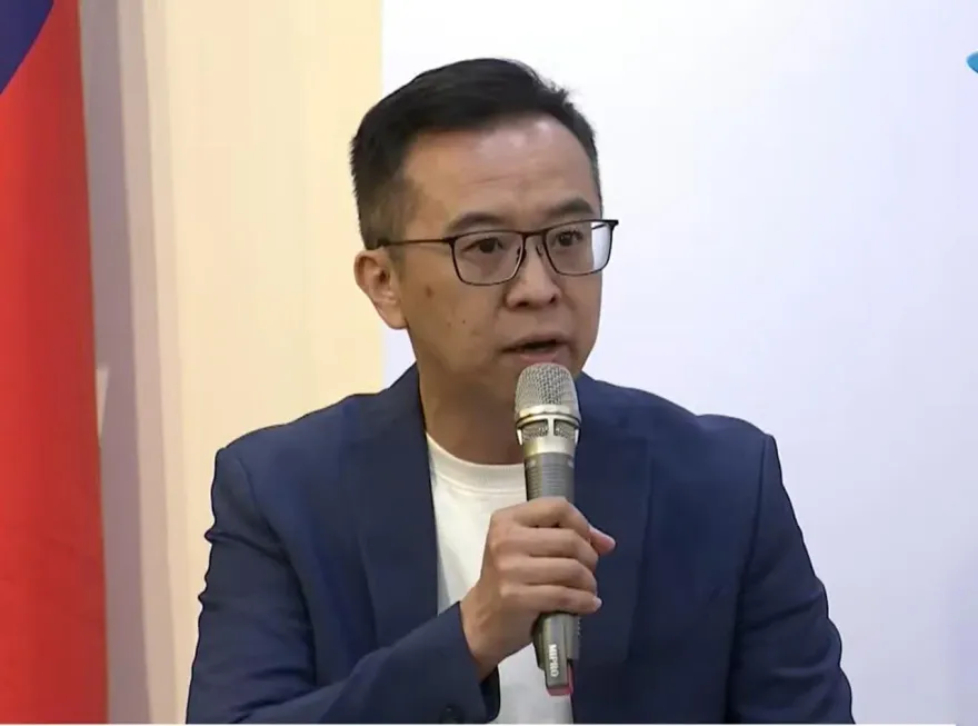 被黃珊珊點名「把盟友當敵人」！黃子哲激動：我們多麼自我克制
