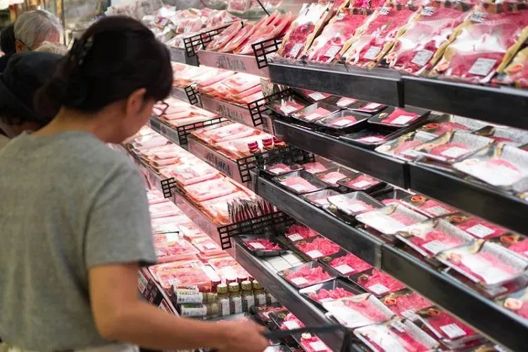 天冷特別嘴饞？營養師點「自動燃脂6種食物」　牛肉、鮭魚上榜