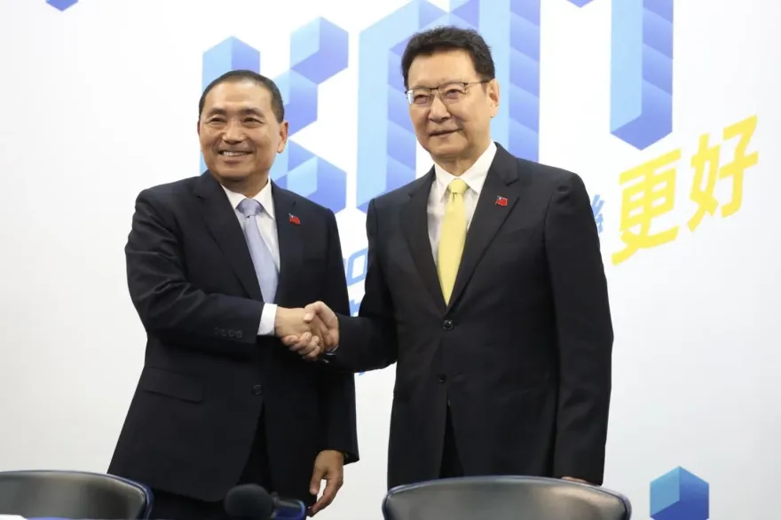 朱立倫曝國民黨內參民調　侯康配「黃金交叉」領先賴蕭配0.8%