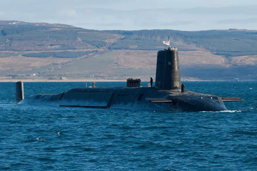 英國核潛艇航行中故障險些內爆　艦上140人與死神擦肩