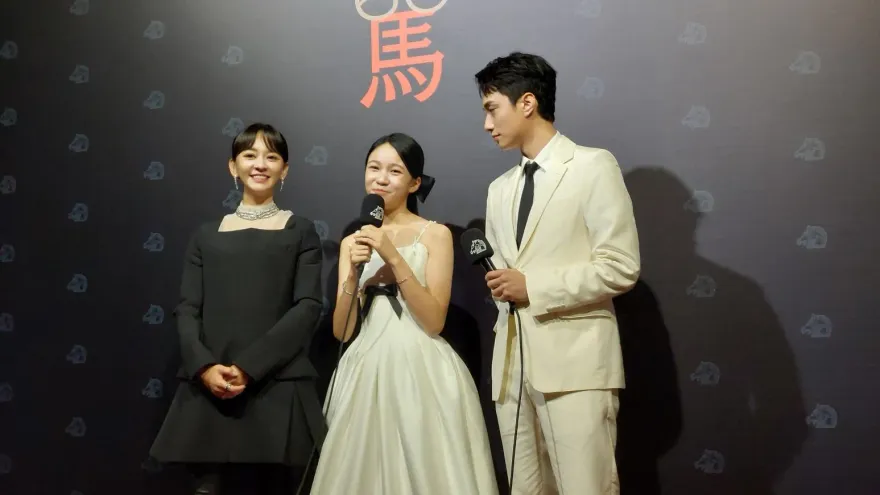 金馬60/「母女」互動超可愛！林品彤、陳意涵「黑白雙嬌」現身紅毯