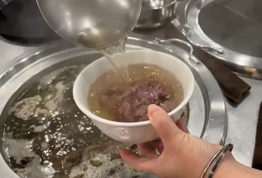 點名台南牛肉湯加「牛骨粉」！原PO道歉：母罹癌純提醒
