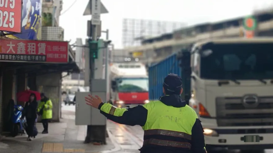 影/新北取締砂石車年逾5萬件 土城奪冠單日罰款破百萬