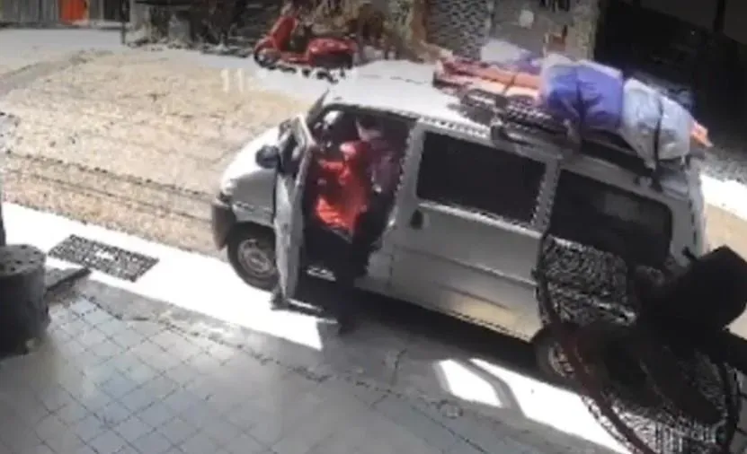 影/手剎車沒拉！台南嬤救3歲孫女被壓死　肉身擋車畫面曝