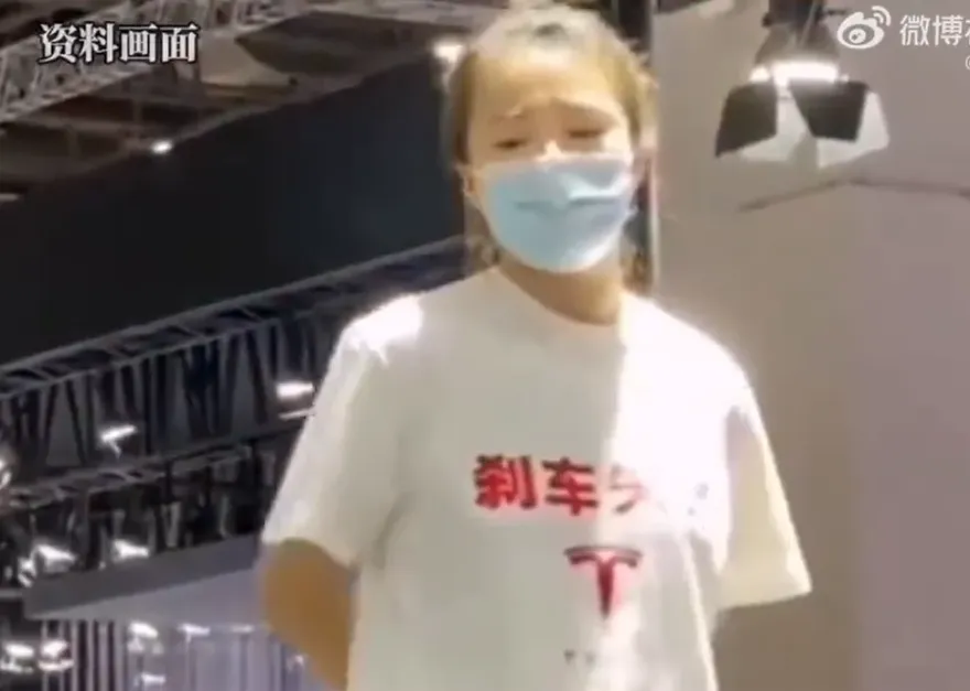 陸女大鬧車展控「煞車失靈」　遭特斯拉提告求償逾2千萬…法院判決出爐