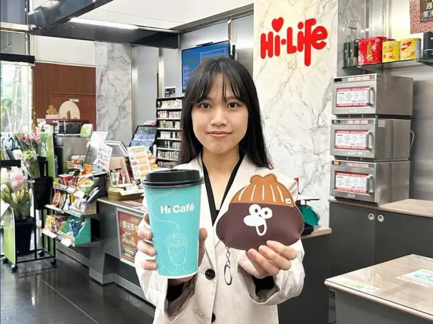 咖啡控看過來！萊爾富中熱美式「買12送12」　小七GODIVA熱巧克力限量開賣