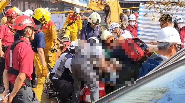 快訊/高雄建案土石坍方！接管工人遭活埋　1.5小時救出吐血、傷重不治