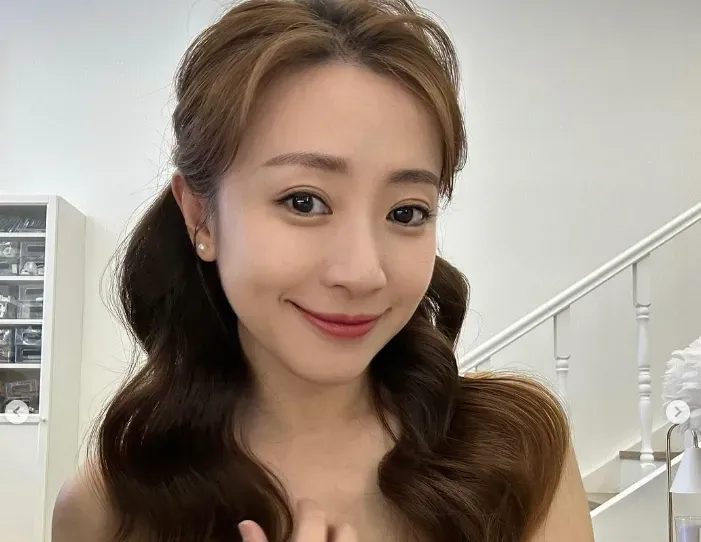 僅30分鐘就死亡！女星莊群施傳「死因是腦出血」…閨蜜發遺容照：來世再當姊妹