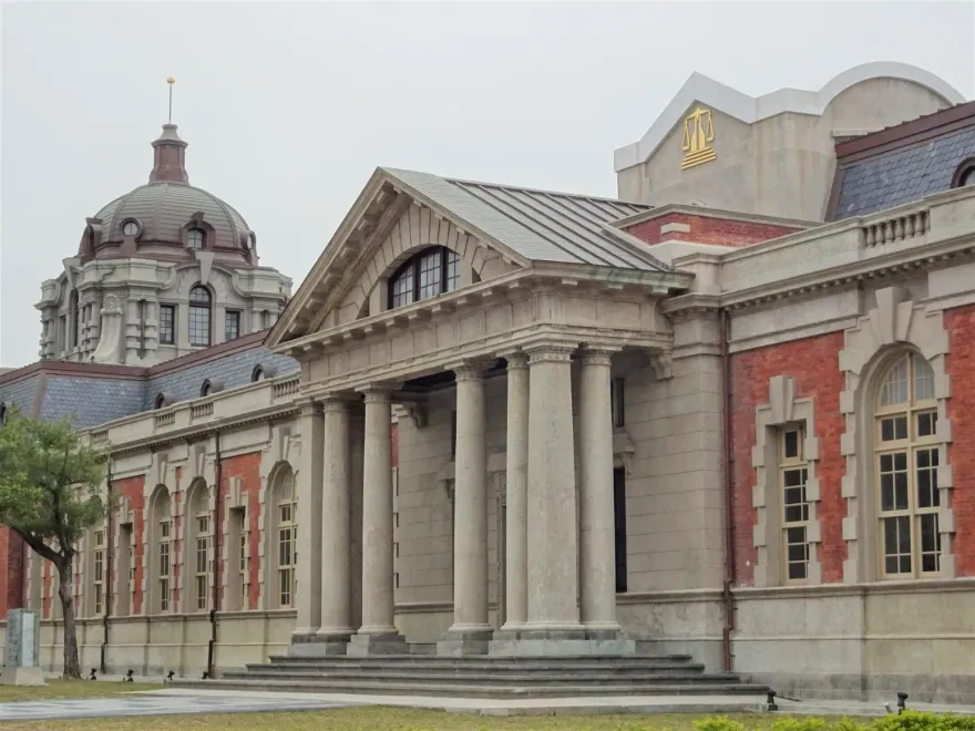 護友談判耍狠！揮斧頭砍瞎仇家　台中狠男判刑3年6月定讞