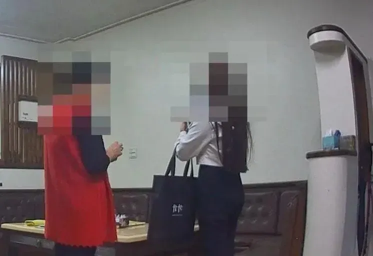 第1次就尷尬了！國中妹輟學被吸收當車手　超齡扮長髮OL取50萬秒遭逮
