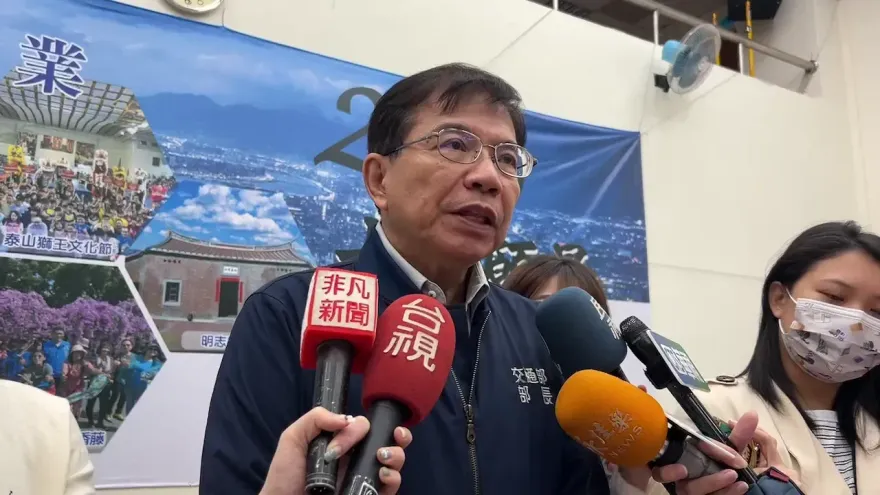 併排停車較危險！王國材：「維持罰款和記點」　明年完成配套後回歸正常