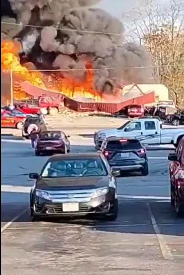 影/美俄亥俄州汽車保養廠爆炸3死1傷　威力之大5條街外也震動