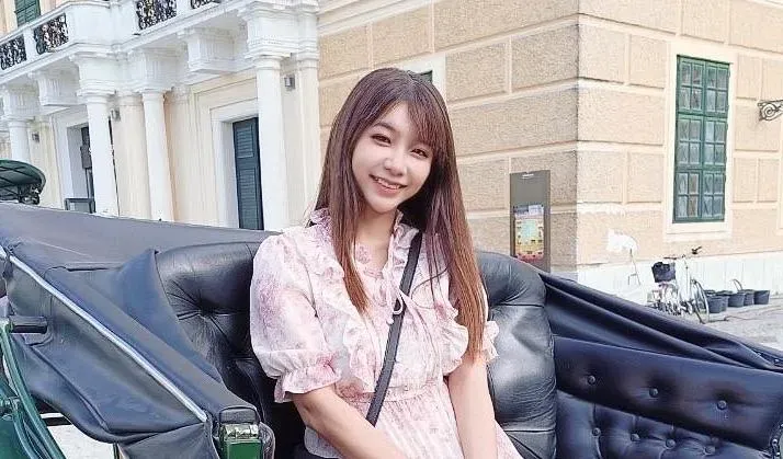影/吳夢夢帶狗狗搭小黃　司機討千元清潔費她不給：寧可上法院