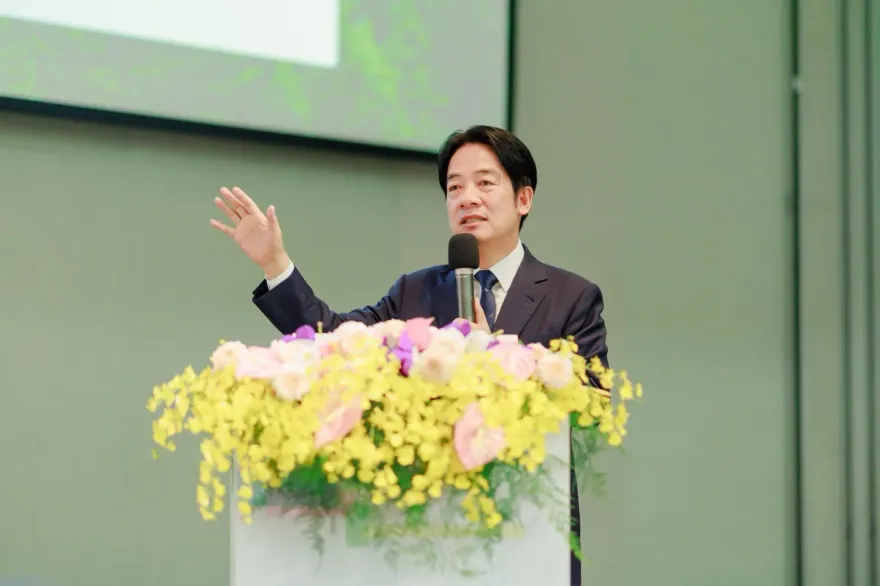 賴清德抹紅侯友宜翻車！　侯辦挖出「綠親中3劍客」事蹟轟：敢不敢開鍘