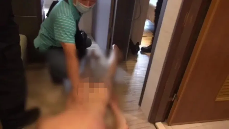 影/趁她去酒店上班！台中渣男約砲到女友家　吸毒助「性」光屁股窘態曝