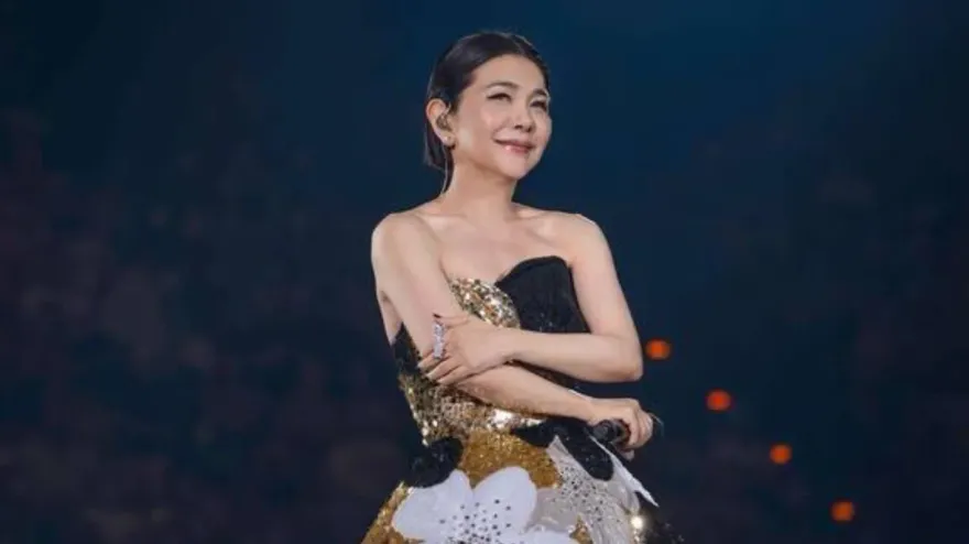 張艾嘉獨子王令塵婚禮大咖雲集！張清芳獻唱〈家後〉賓客誤聽成2字