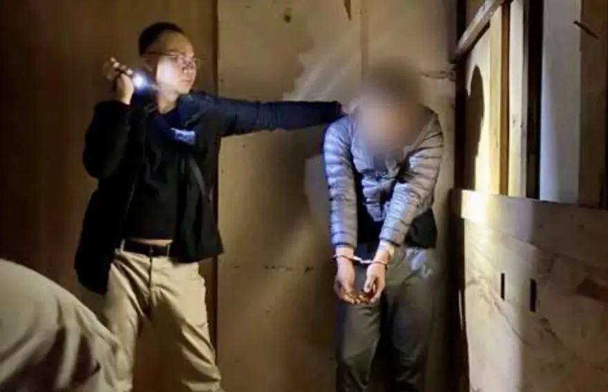 影/畫面曝光！拒捕開車衝撞警開槍火力壓制　毒犯3hr後遭圍捕