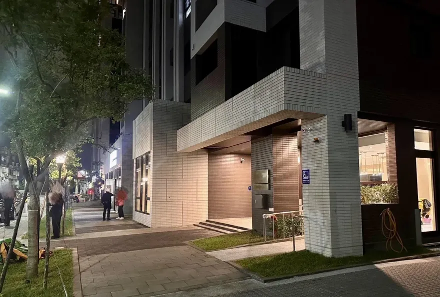 快訊/新北三重婦人墜樓當場死亡　警封鎖現場採證