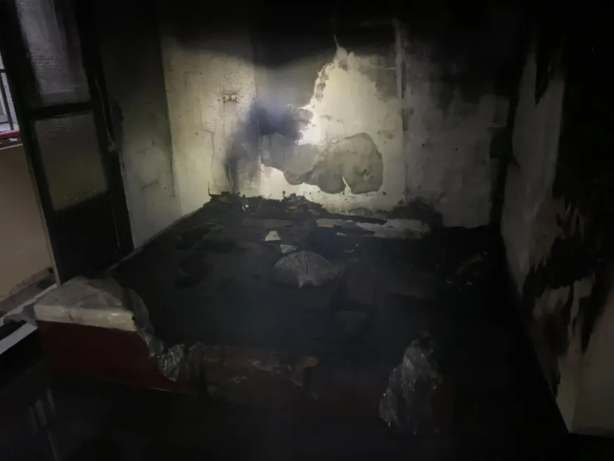 快訊/台南新營4層透天厝火警！起火點「3樓後面房間」火場畫面曝