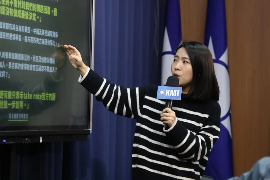 許淑華秀與「徐巧芯10年好友」合照！她狠酸：我是已婚少婦「無不正當關係」