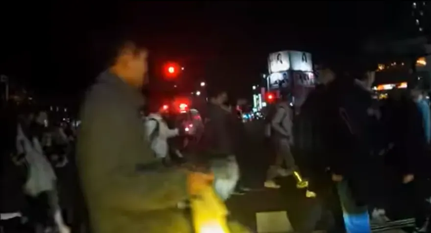 影/讓人拳頭硬了！新竹救護車「按5秒喇叭」　綠燈行人沒人讓