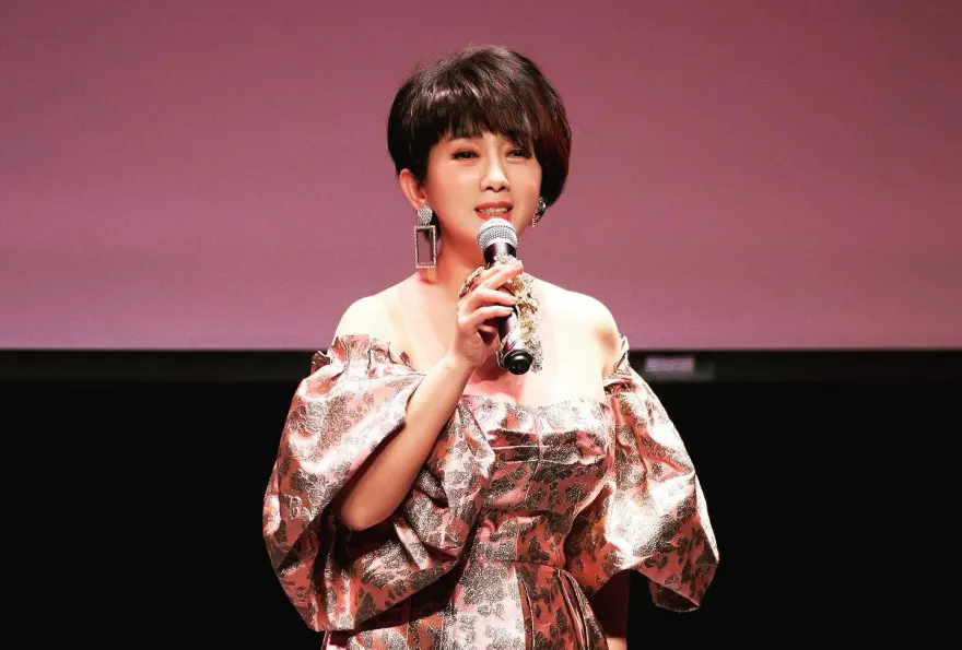 昔負債上億！周思潔驚爆遭音樂教父傷害　 長文揭「2千萬慘痛代價」