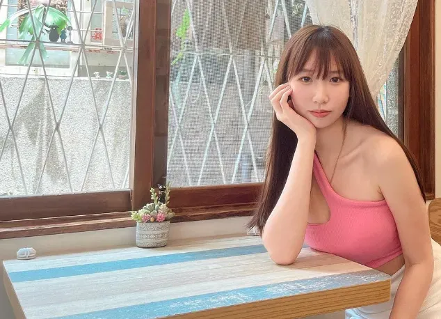 影/拿北半球吸男人眼球！同業嗆「物治師騙吃騙喝」　他生氣了：少管閒事