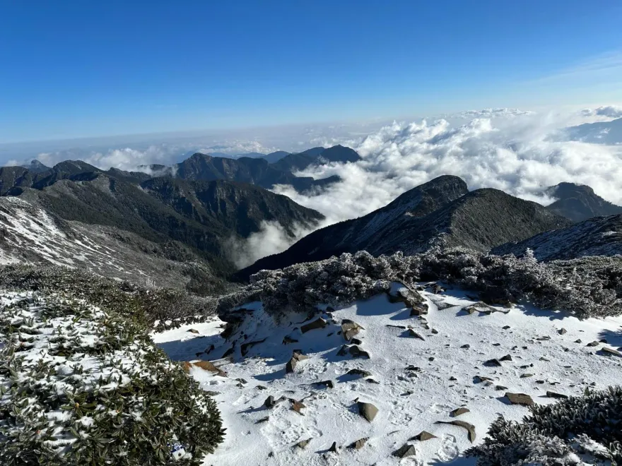 上山追雪去！雪地登山裝備不是檢查用　專家提醒莫忘「保命三寶」