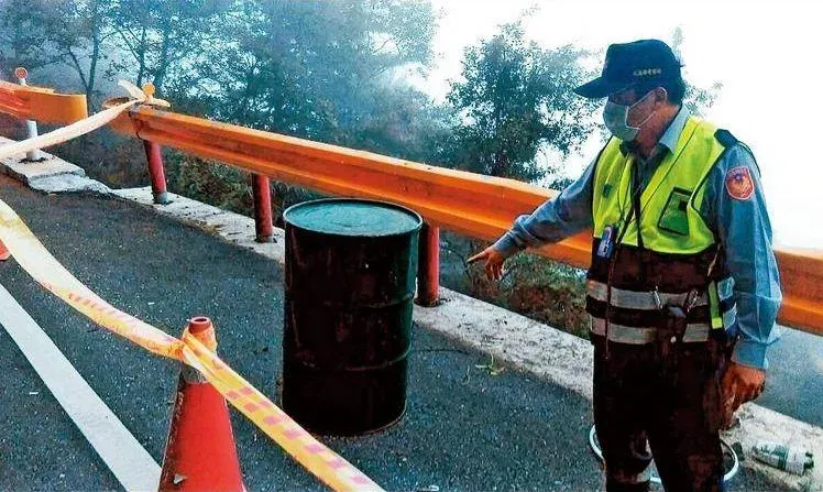 雙桶屍命案1/「肛門型人格」冷血男殺人裝桶棄屍中橫　警靠「聖筊」逮人
